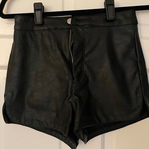 H&M Faux Leather High Rise Short Shorts | Size 0